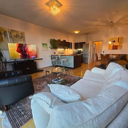 Exklusive Penthousewohnung Im Stadtzentrum *